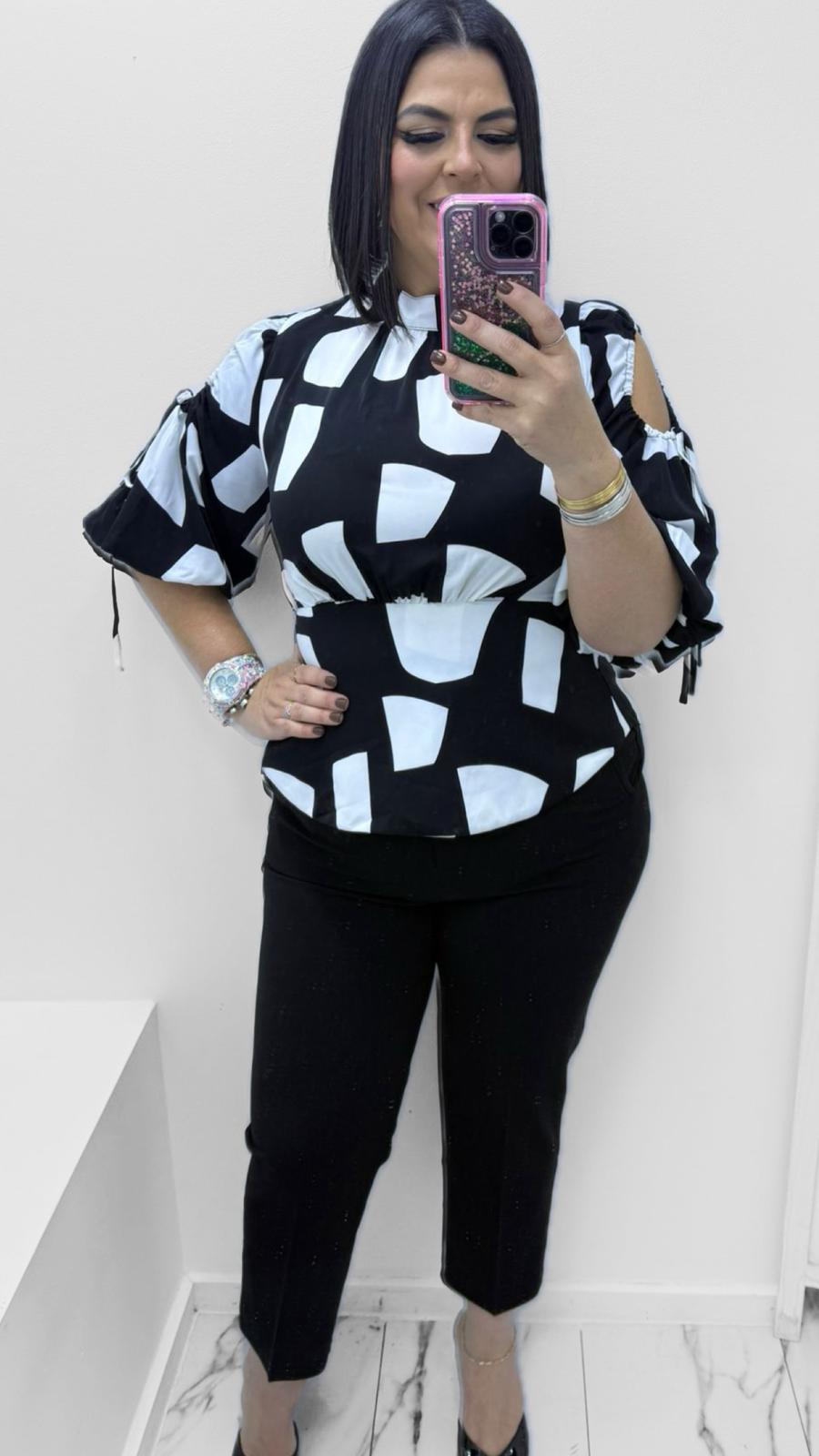 Blusa Contrastes Moderno