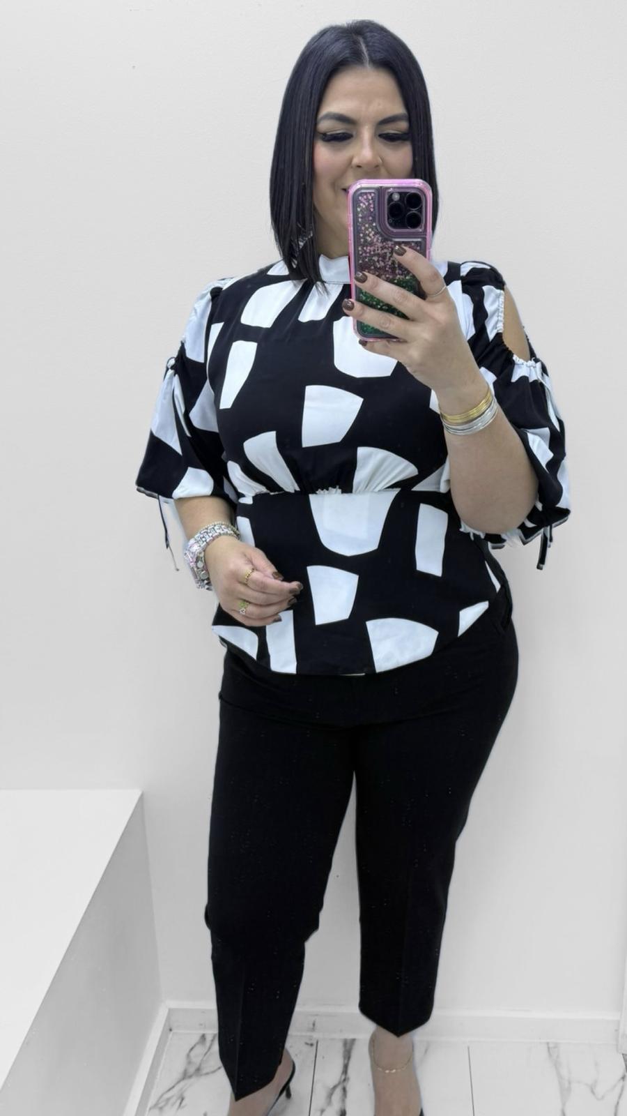 Blusa Contrastes Moderno